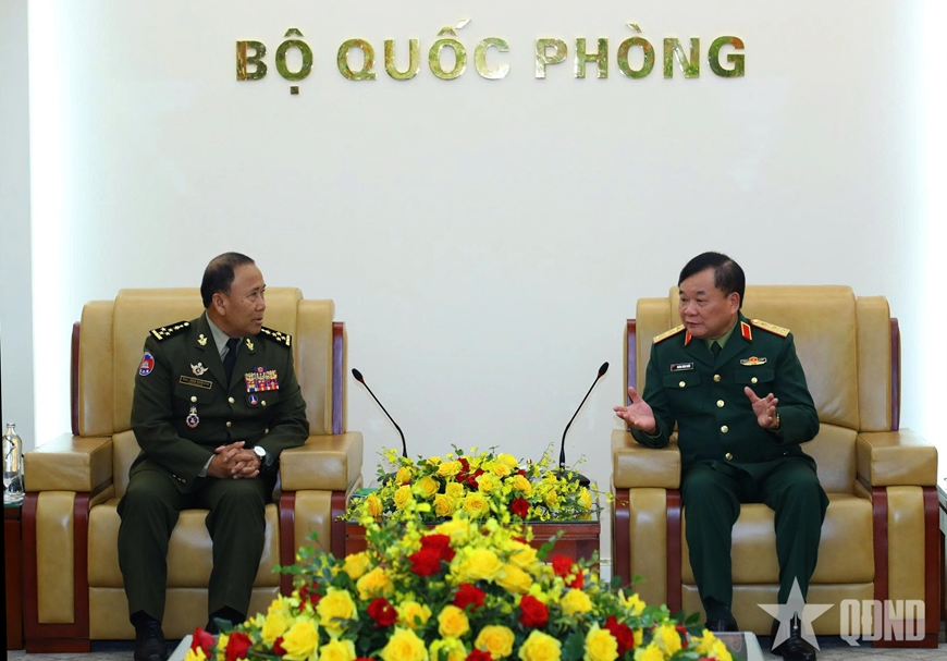 Thượng tướng Hoàng Xuân Chiến tiếp Tổng cục trưởng Tổng cục Chính sách và Đối ngoại Campuchia